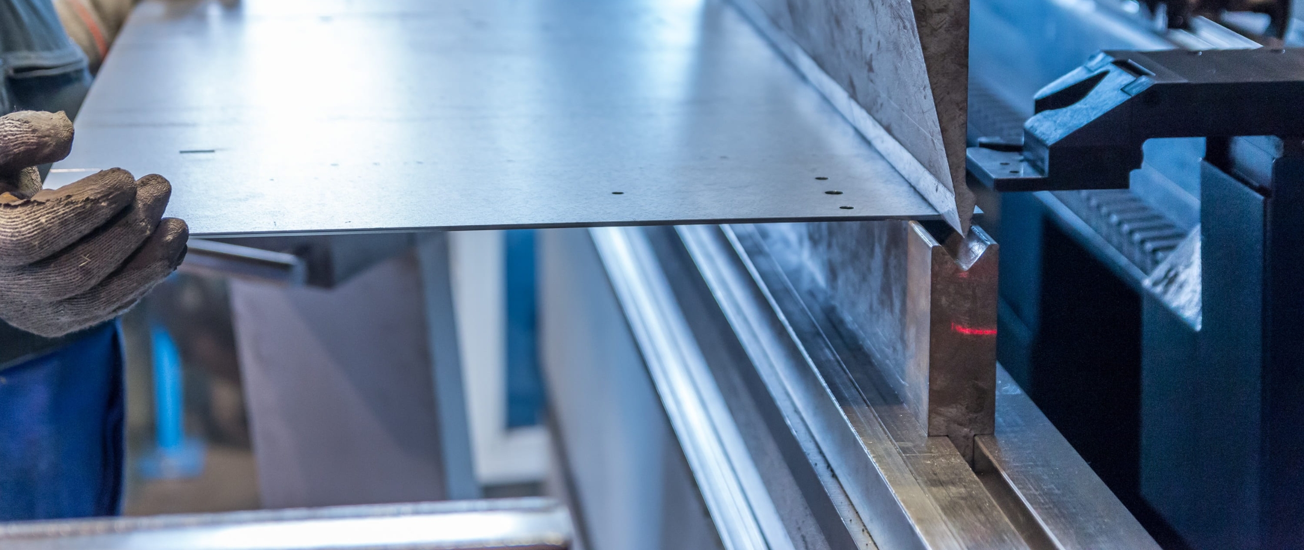 DPS - Chấn gấp kim loại tấm CNC